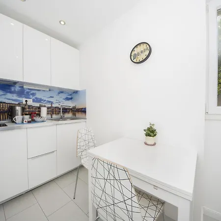 Stone Elegance St Apartment Split