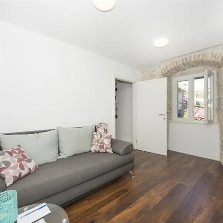 Stone Elegance St Διαμέρισμα *